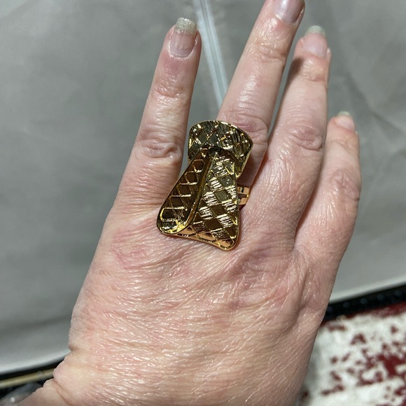 India Inspired Wedding Jewelry. Gold Tone Necklace and Adjustable Ring - Picture 5 of 7